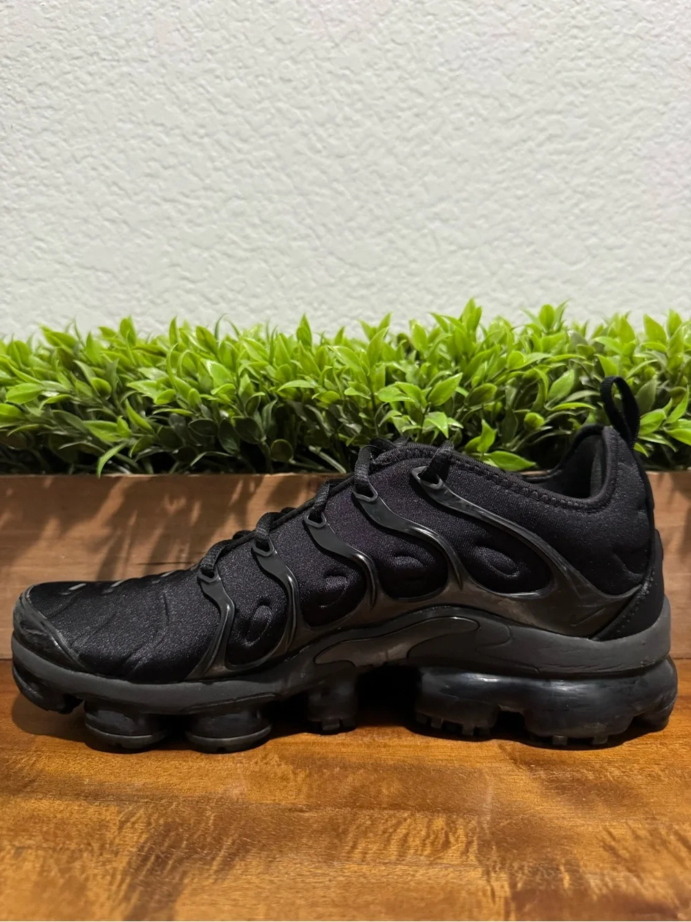 Nike Air VaporMax Plus Low Triple Black Running Shoes 924453-004 Mens Size 9.5